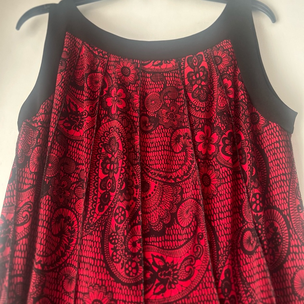 Glamour Red and Black Patterned Dress